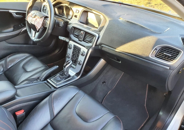 Volvo V40 cena 45900 przebieg: 57046, rok produkcji 2016 z Kisielice małe 379